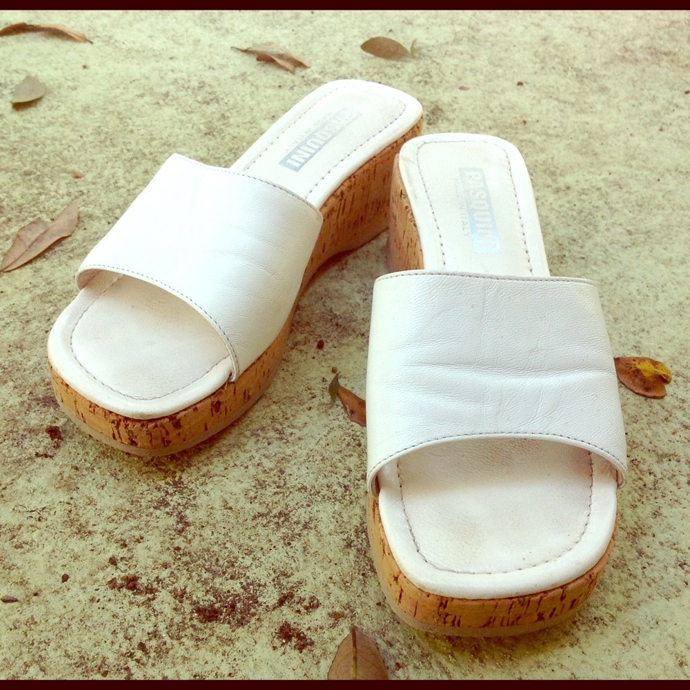 Leather & cork. Made in Italy. Bellissimo!